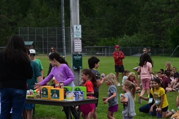Thank you PTA for sponsoring the Lumberjack Dash and the yummy popsicles and cool prizes!!